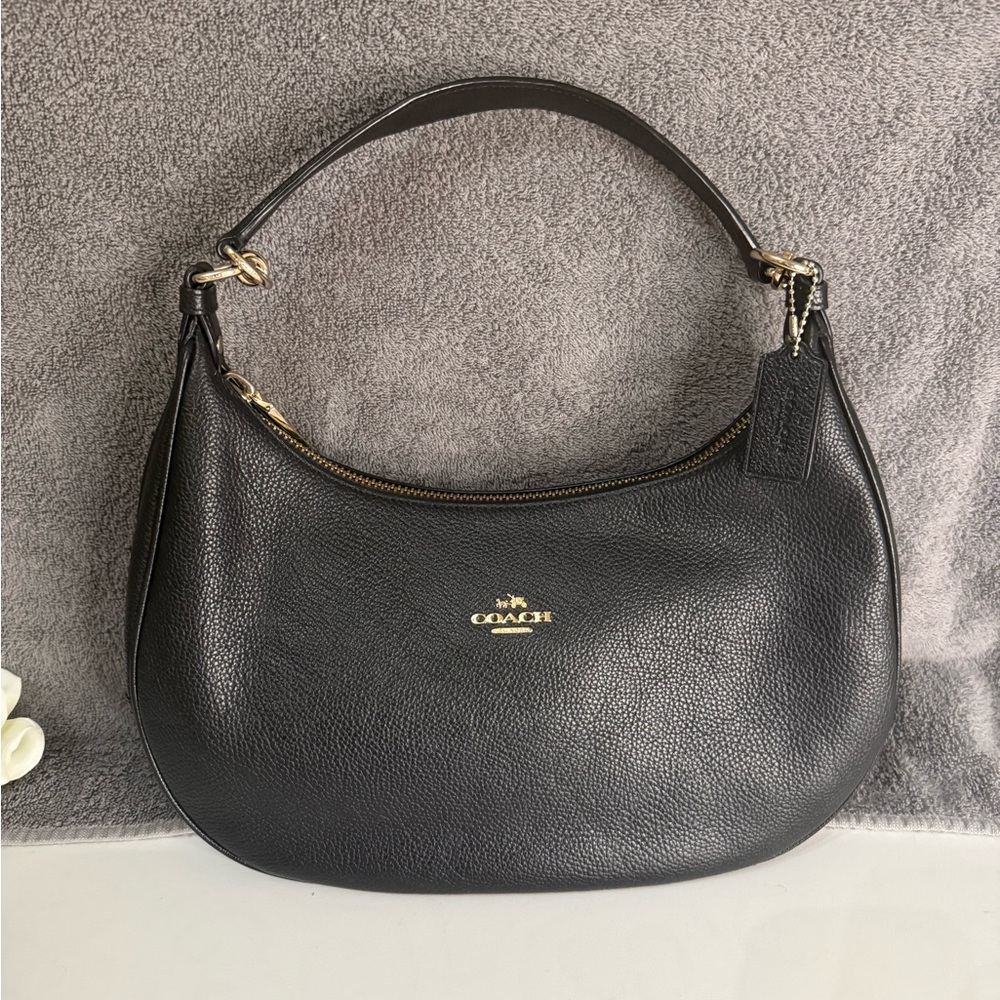 👜Coach Black Pebbled Leather Crescent Hobo with Gold Hardware